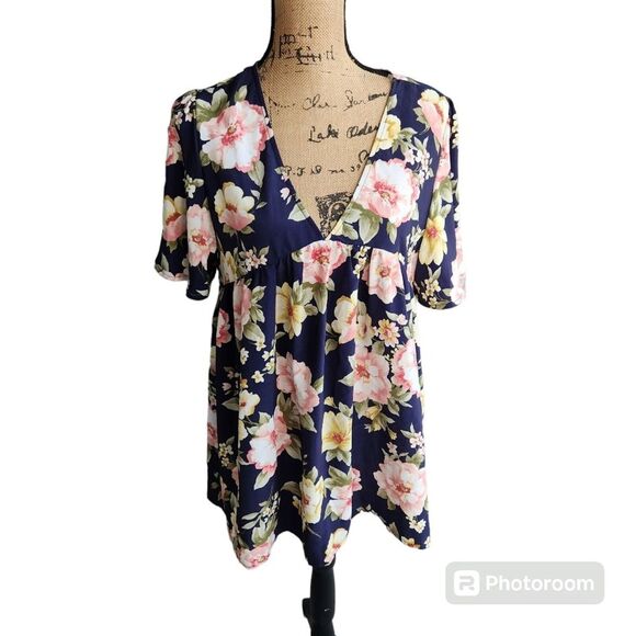 I Joah Premium Baby Doll Top Womens SZ Large Floral Ruffle V Neck Spring Bloom - Picture 1 of 6